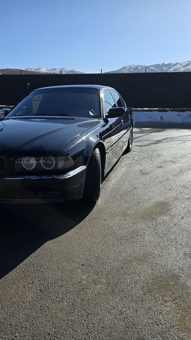 Продам машину BMW