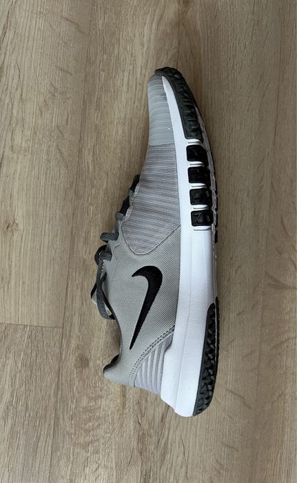 Продам оригинал кроссовки Nike.