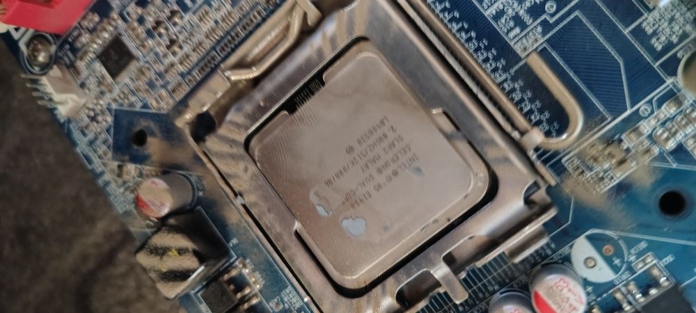 Placă de bază Gigabyte DDR2