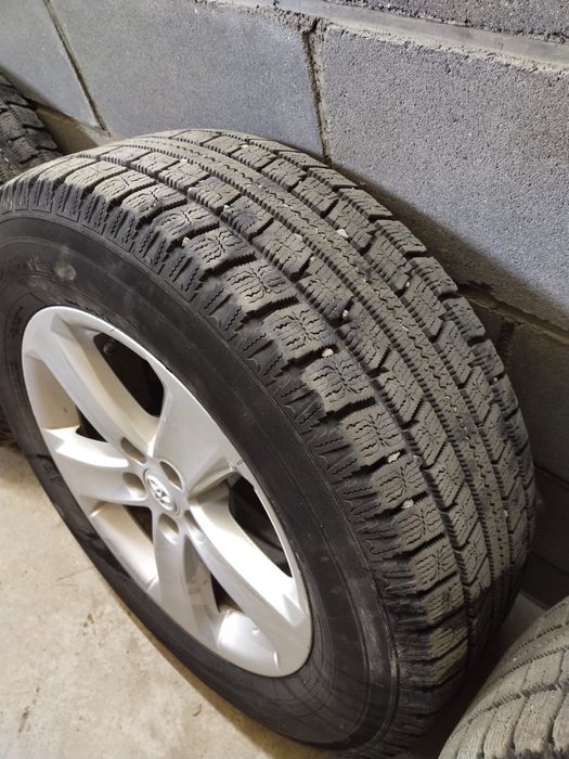 Продам зимние шины 4 балона