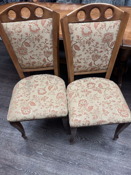 Продам стол из дерева со стульями