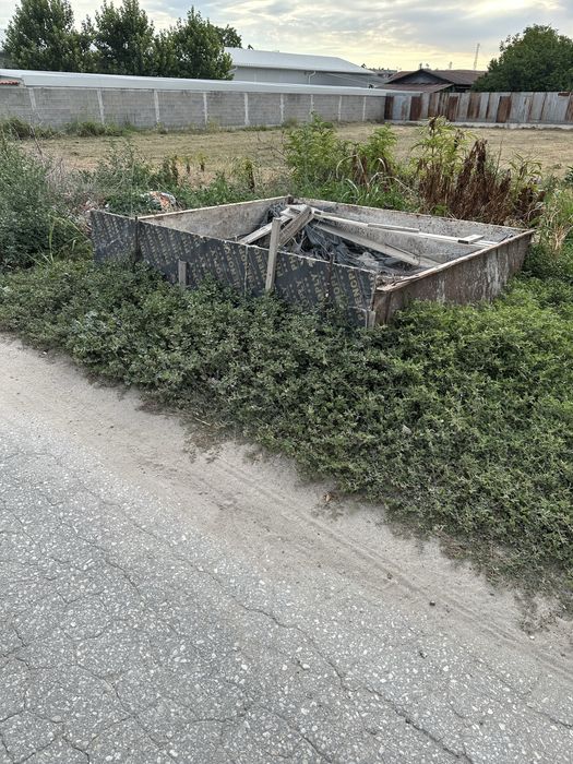 Дворно място УПИ парцел