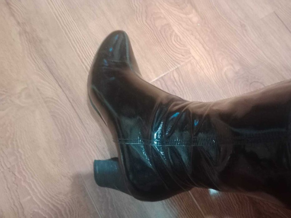 Стильные лакированные ботильоны Basconi