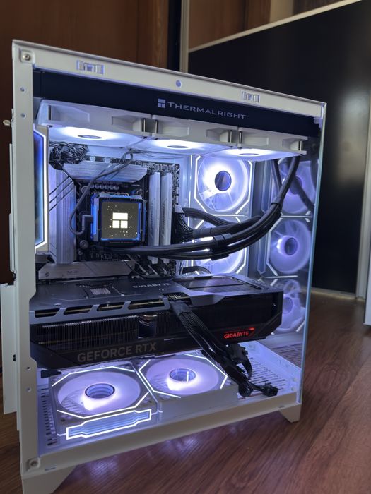 Геймърски компютър/ I9 12900K/Водно/32GB/RTX 5080/2TB SSD