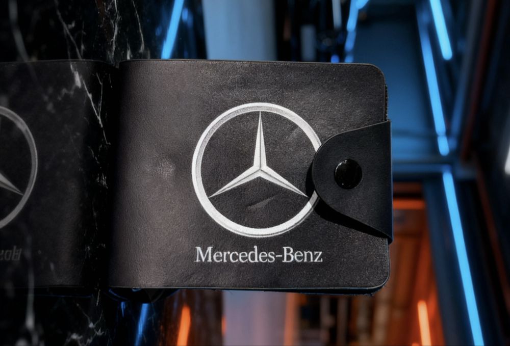 Портфейли за авто фенове