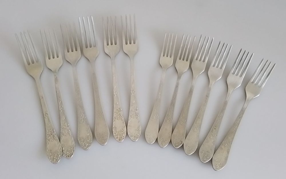 Столовые приборы