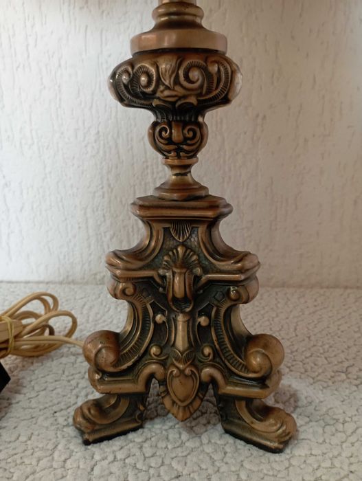 Красиви старинни лампи с абажури - лампа