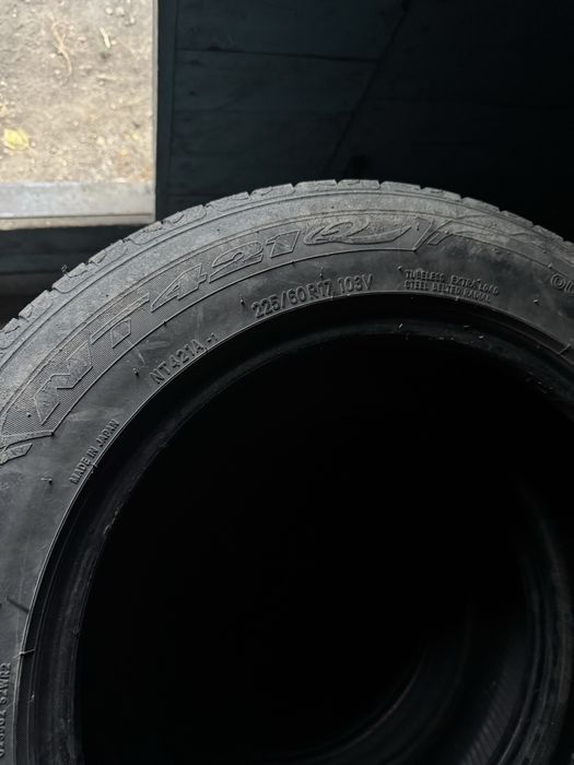 Nitto NT421Q 225/60 R17 летняя резина