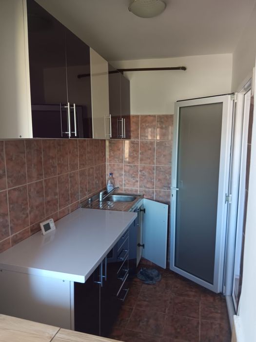 Inchiriez garsoniera