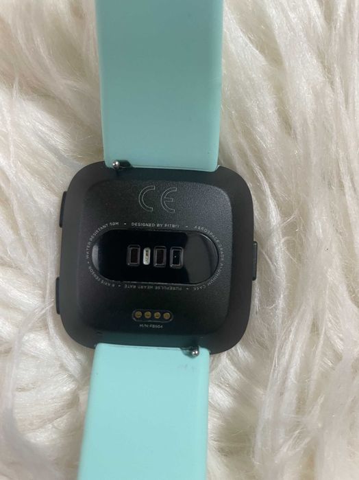 Ceas smartwatch Fitbit Versa  Negru