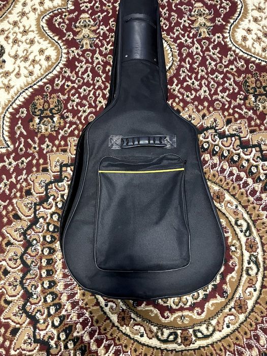 Gitara sotiladi akustik