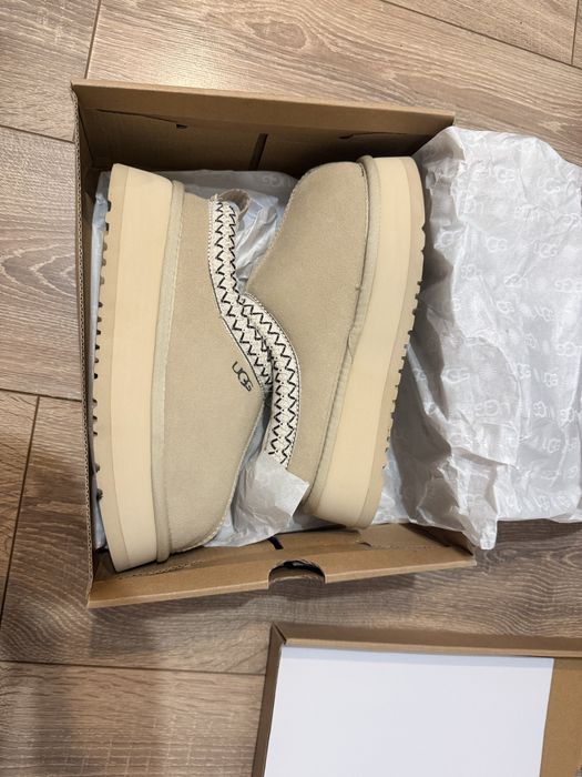 Ugg tazz slippers