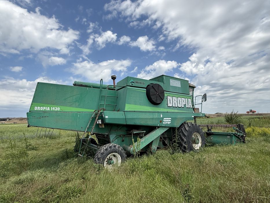 Combină de recoltat cereale COMBINA DROPIA 1430 - MOTOR GRIPAT