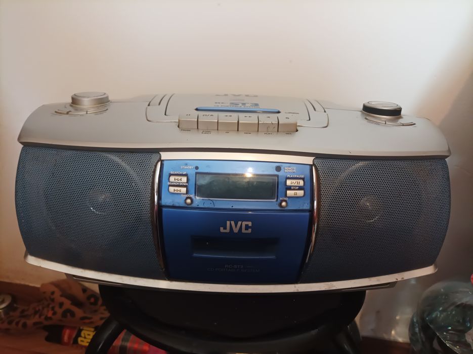 Vând radio casetofoane