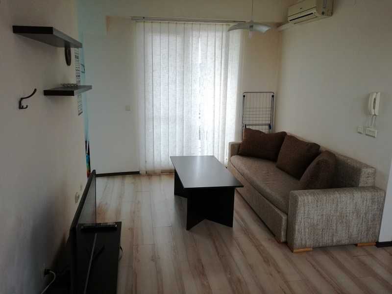 Дава се под наем Двустаен апартамент в Варна, ХЕИ - 58 кв.м за 357 € - Снимка #1