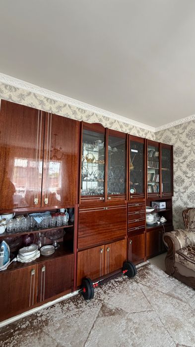 Продам легендарную стенку сервант