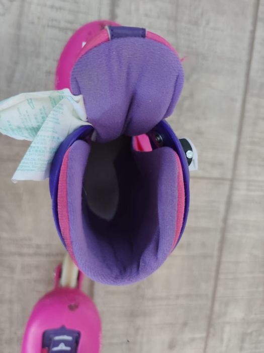 Role pentru fete ,.marimea 26-28

Role copii Dechatlon, pentru fete; m