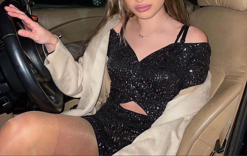 Черен гащеризон с пайети