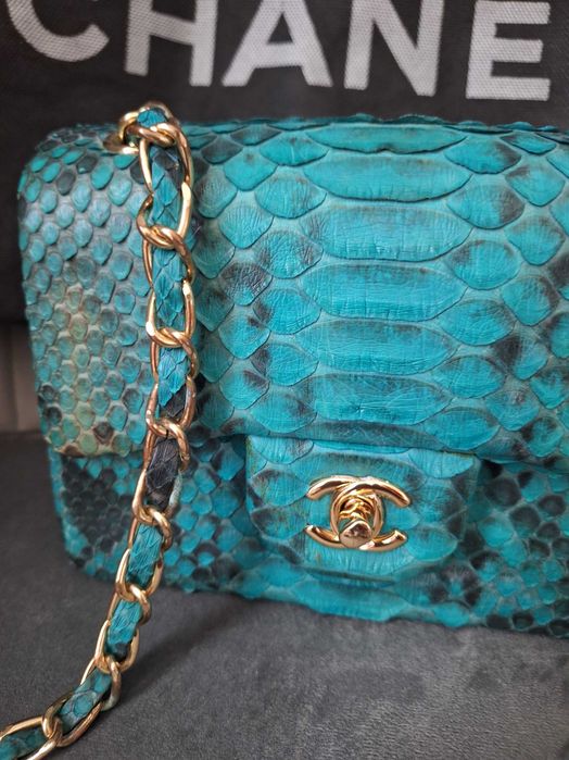 Продавам чанта на Chanel