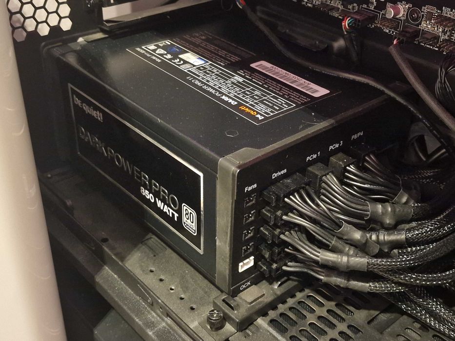 Компютър i7-7700k / 32GB DDR4 RAM / ASUS nVIDIA GTX 1080 A8G / 850W