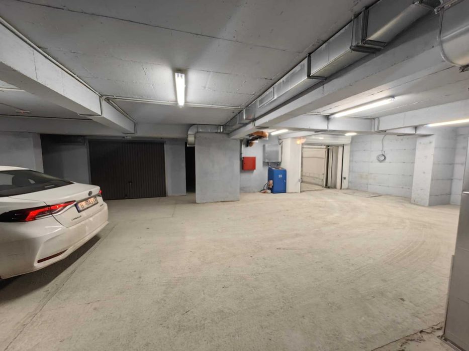 Дава се под наем Гараж / Паркомясто в Варна, Център - 22 кв.м за 127.5 € - Снимка #2