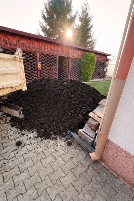 Nisp, Pietriș, Asfalt, Pământ negru vegetal