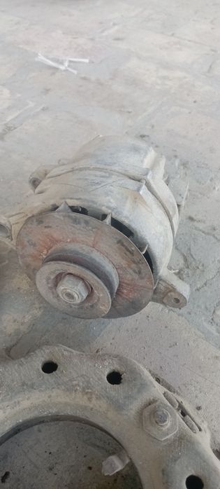 Uvaz zapchastlari sotiladi..