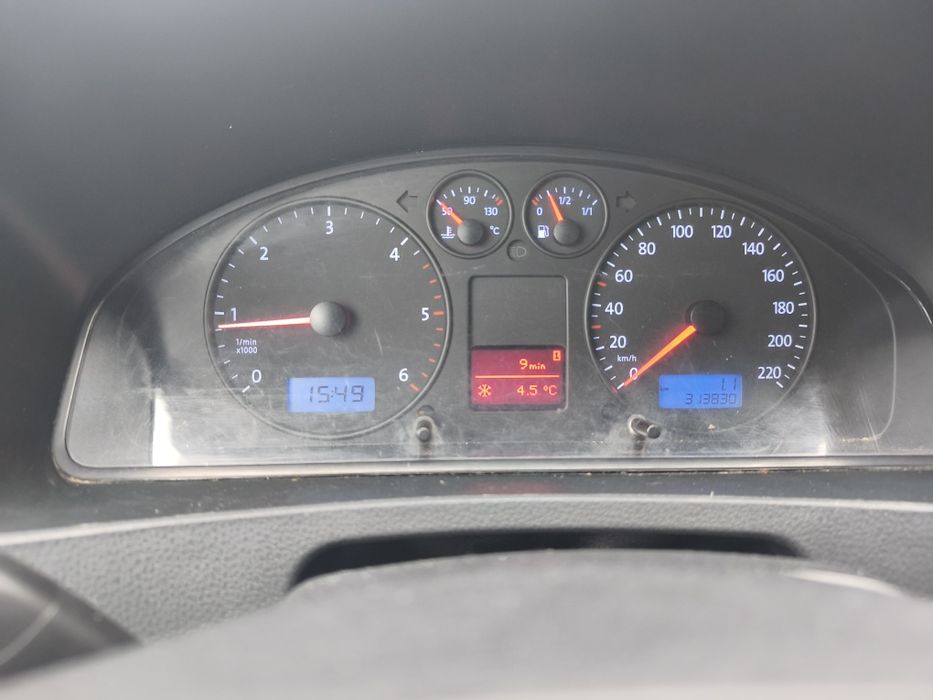 Autoturism VW Transporter T5, lung, 1.9 TDI, euro 4, 102 CP, 9 locuri