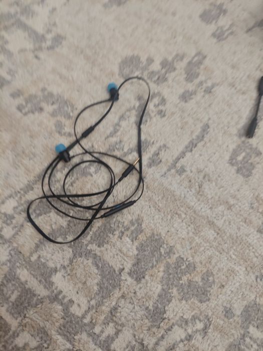 Продам наушники Logitech g333