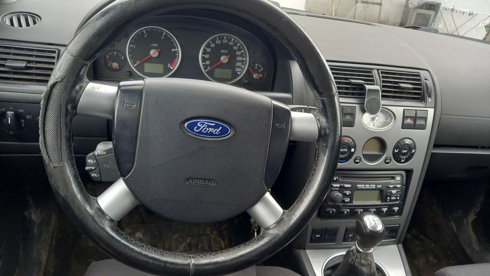 Vand sau schimb FORD MONDEO (urgent )