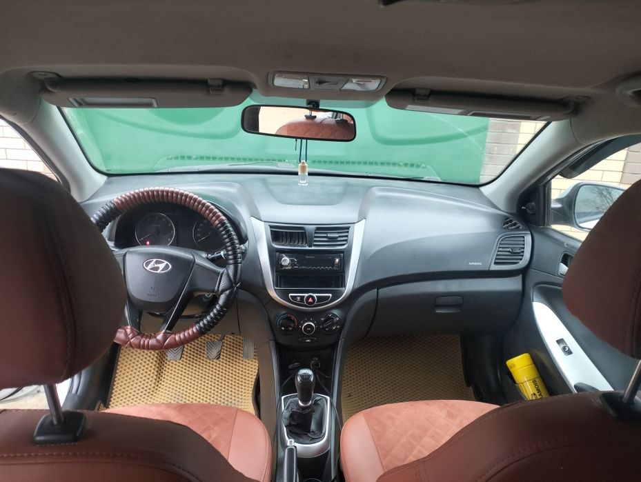 Hyundai solaris 2014 года