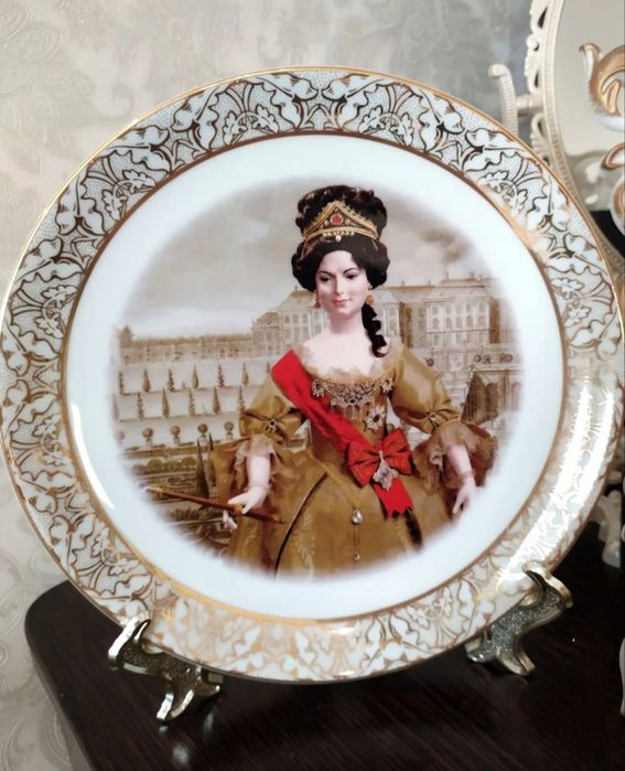 Тарелка фарфор настенная  чешского производства Leander.Чешский фарфор