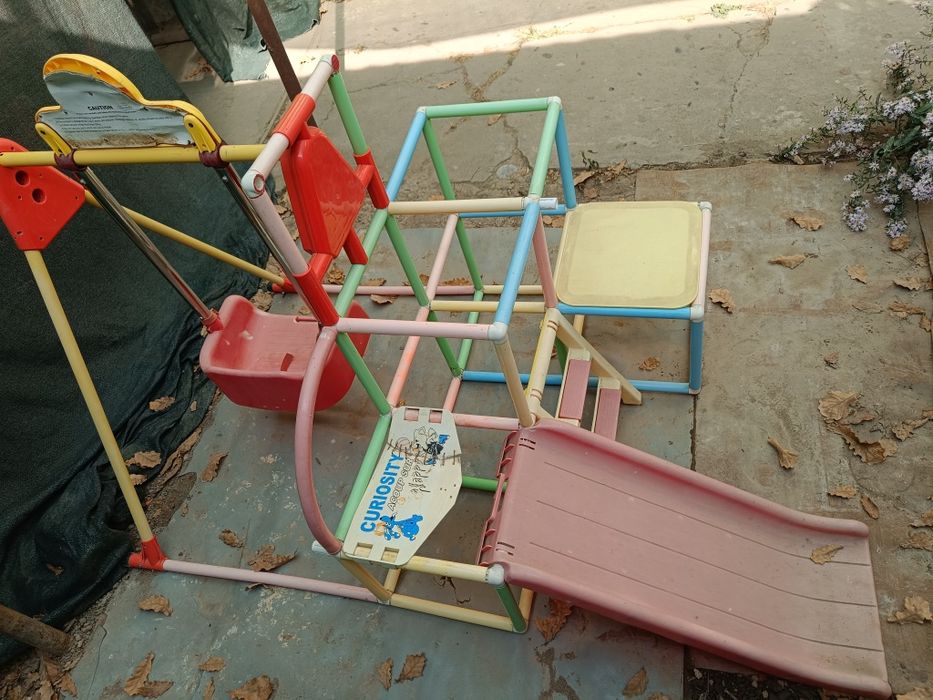 Продается детская горка с качелей