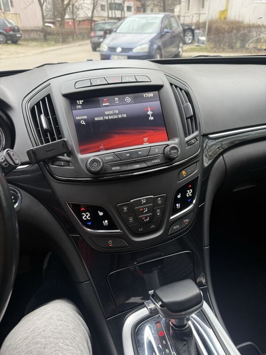 Opel Insignia automată