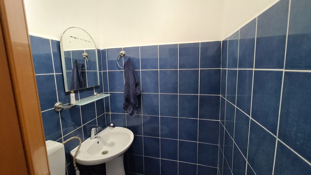 Garsoniera, et 3, proprietar