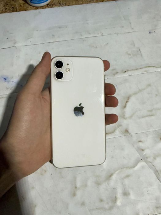 Iphone 11 белый.