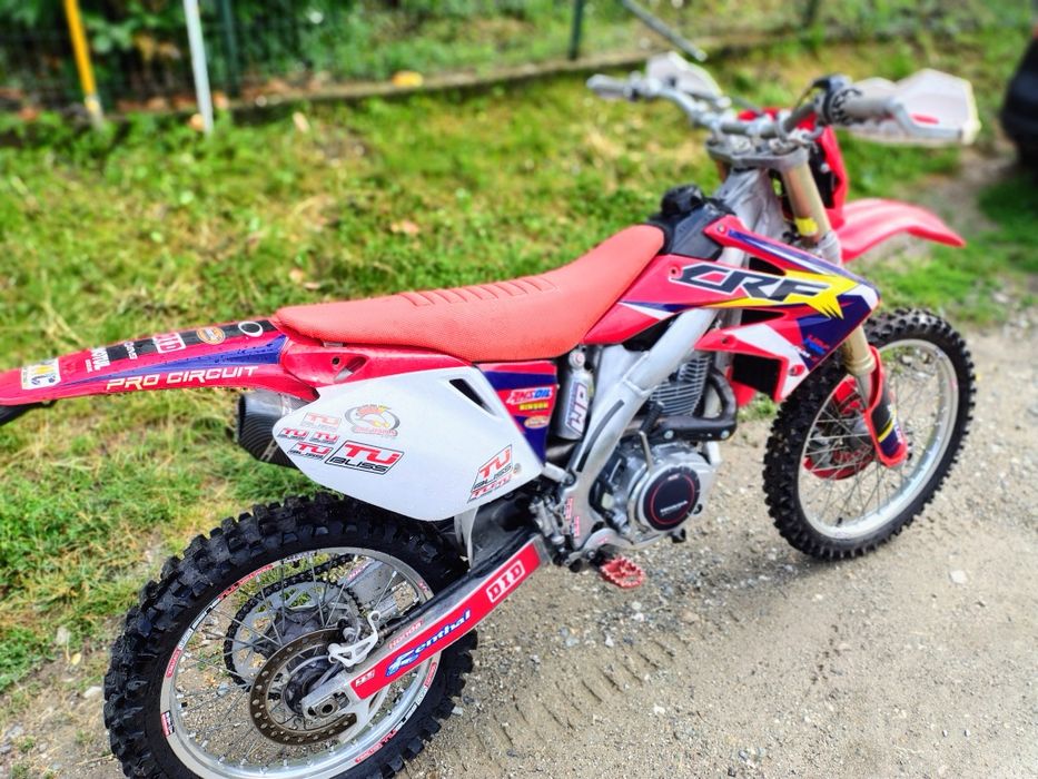 Vând cross Honda 250cc
