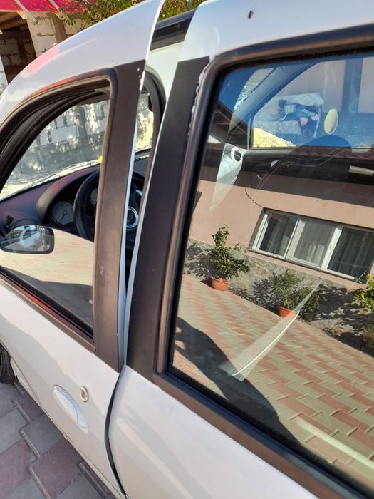 Vand dacia logan avariat!