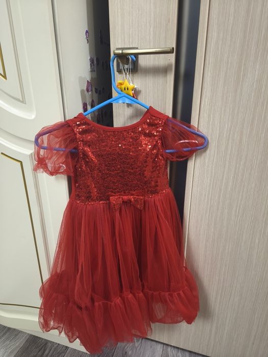 Продам платье для девочки