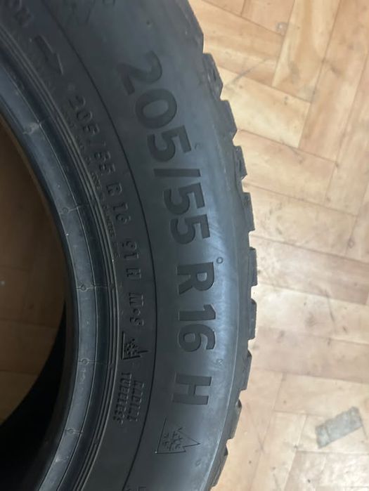Set 2 anvelope de iarnă, Continental 205/55 R16.