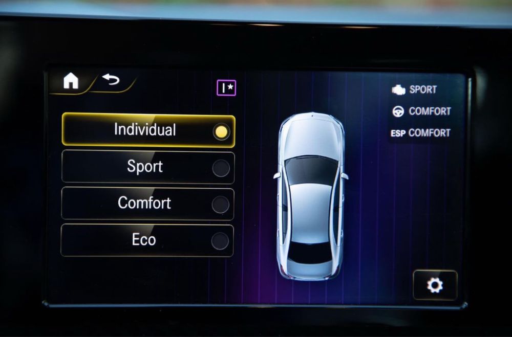 Vand Mercedes Benz A class berlina  2019 proprietate personala