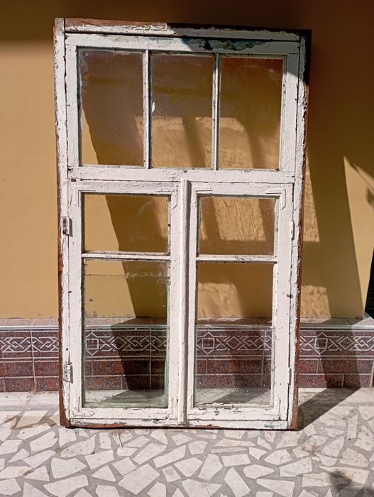 Стеклосы менен тайын айна