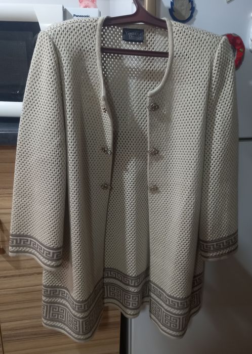 Платье, кофты на 44-48 р-ры,куртка 46 р-р,