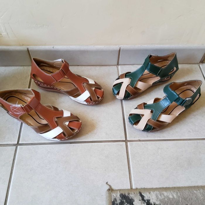 Продавам дамски сандали