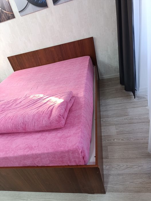 Продам кровать без матраса