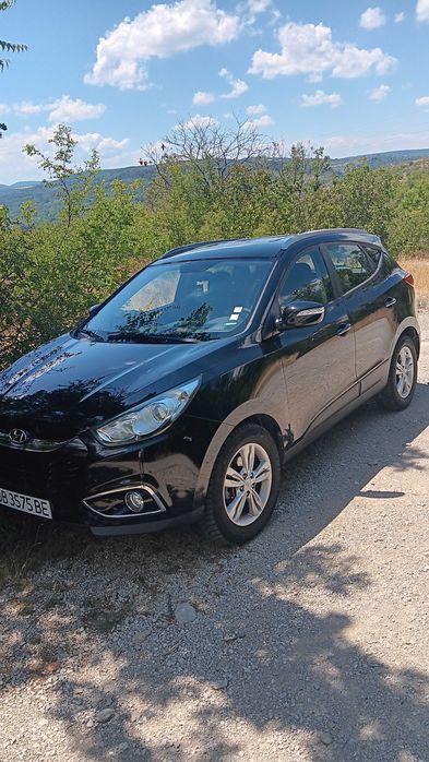 Hyundai ix35 - 124000 km.