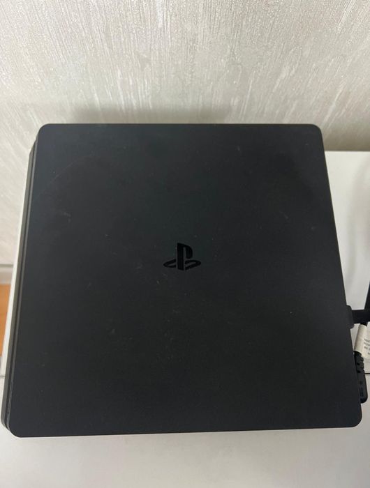 Playstation 4 slim