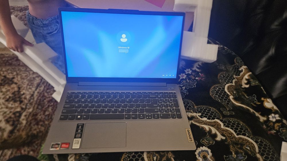 Laptop Lenovo ideala slim3