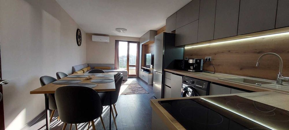 Продава се Многостаен апартамент в Бургас, Сарафово - 130 кв.м за 1539 €/кв.м - Снимка #1