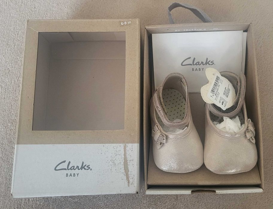 Бебешки обувчици Clarks